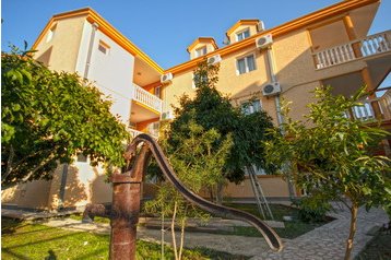 Czarnogóra Privát Ulcinj, Zewnątrz